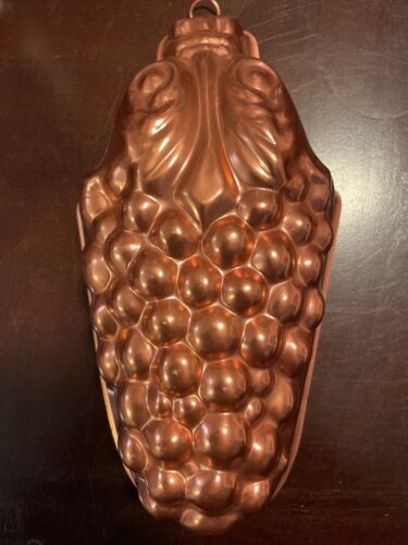 Vintage Copper Color Jello Cake Kitchen Mold Bunch Of Grapes 10" Tall Hanger
