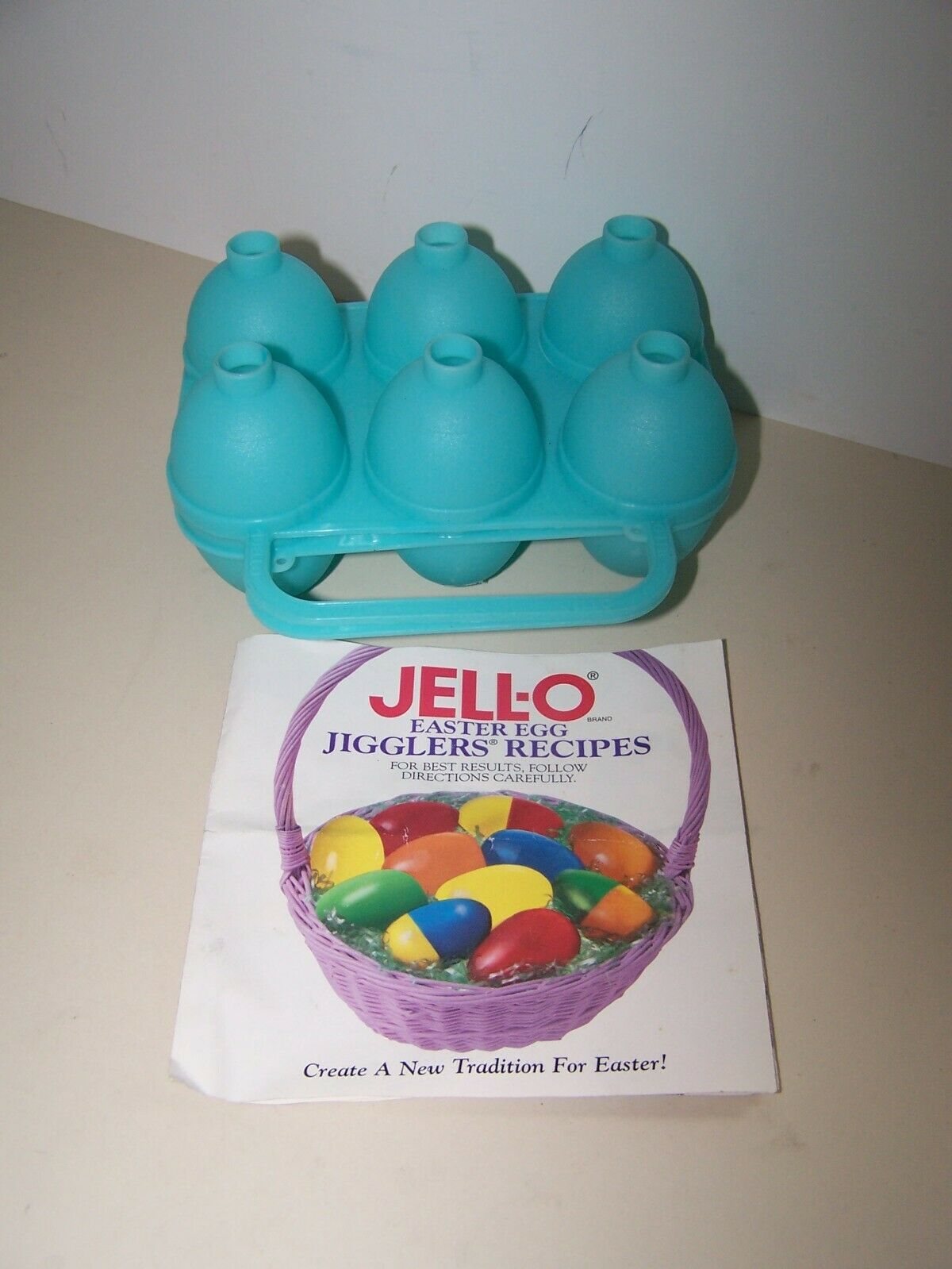 Jell-o Easter Egg Jigglers Turquoise Mold And Recipe Booklet 1 Broken Hinge
