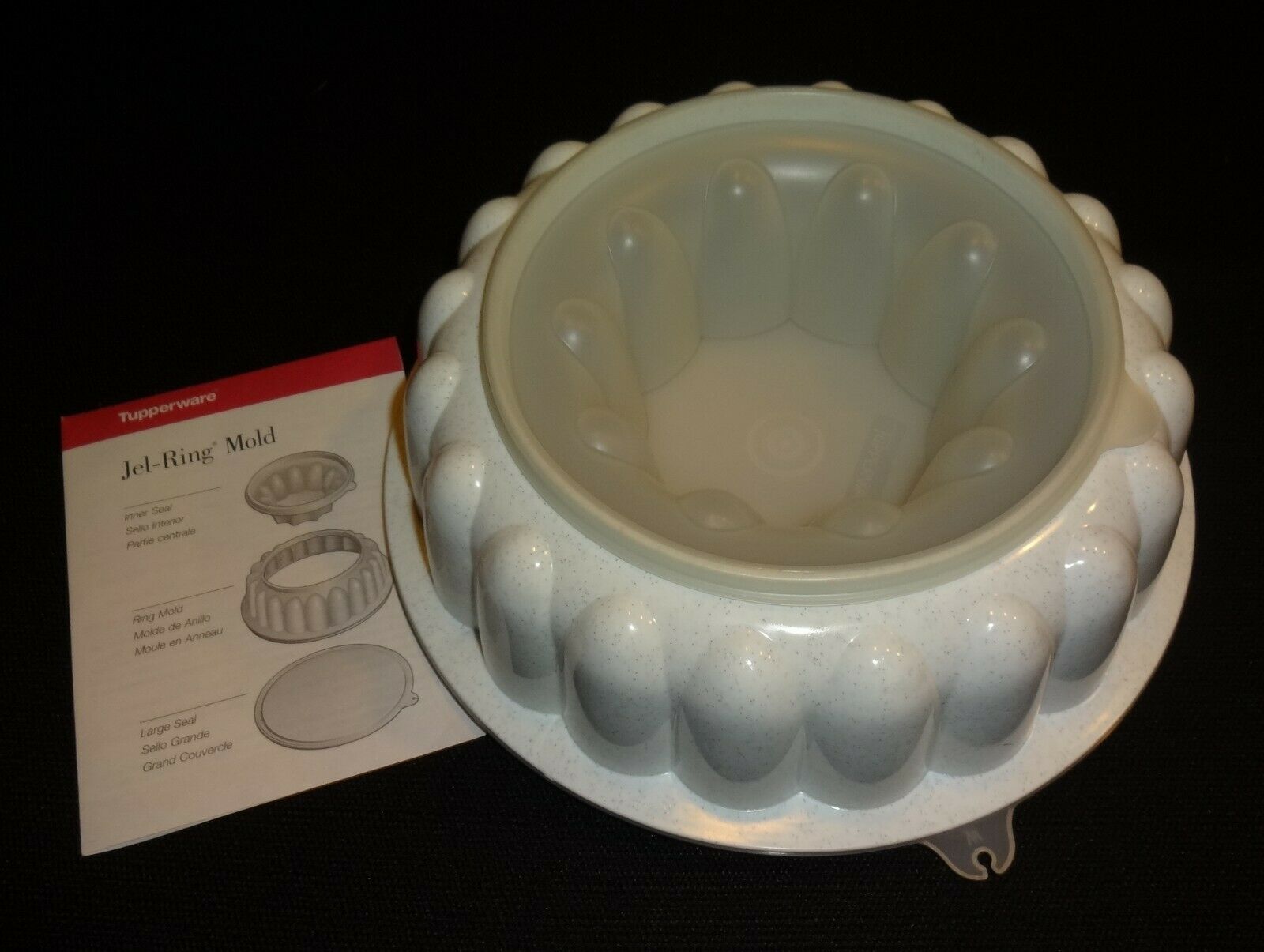 New Tupperware 3 Piece Speckled White Fluted Jel-ring Mold