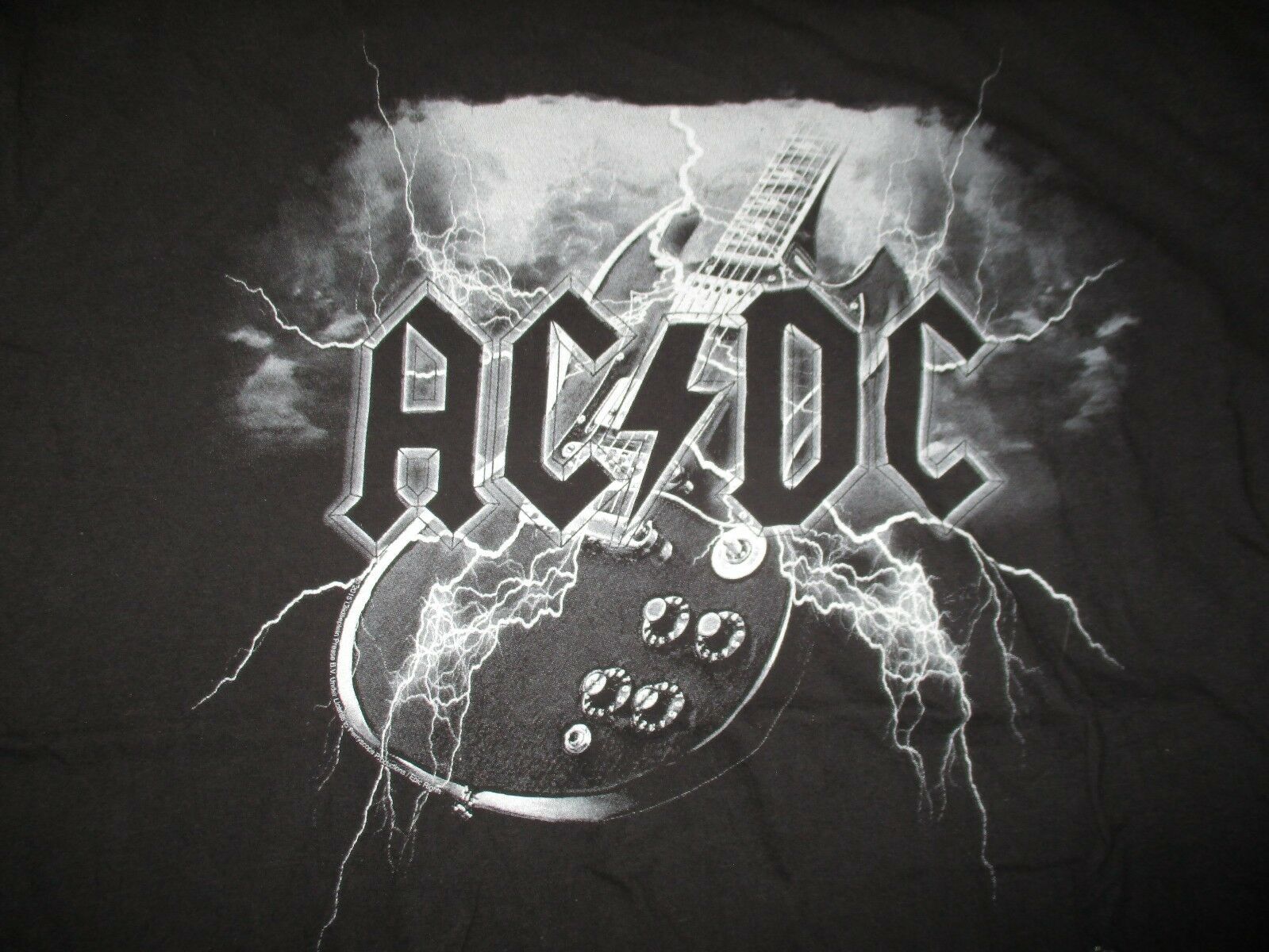 2015 Retro Ac Dc Lightning & Guitar (xl) T-shirt Angus Young Brian Johnson